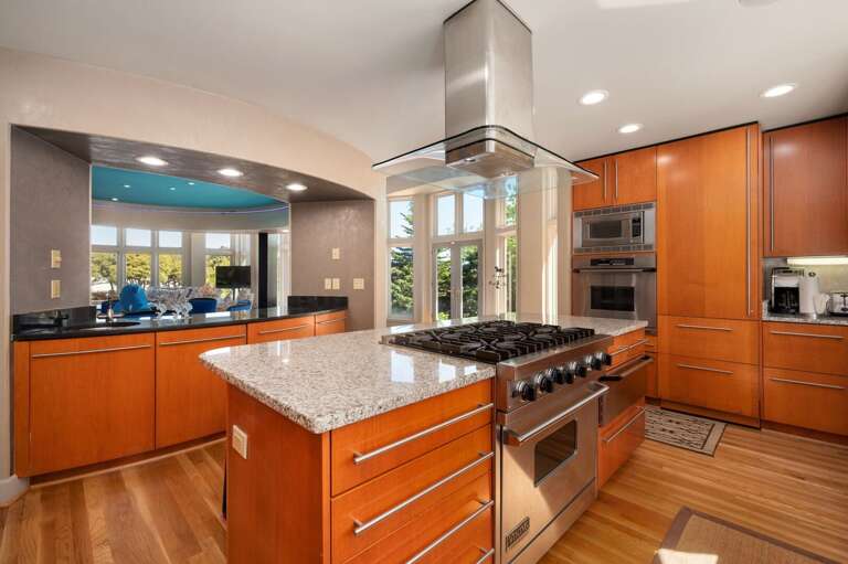 CC56: Anchor Away | ML Kitchen - Island Seating for 4