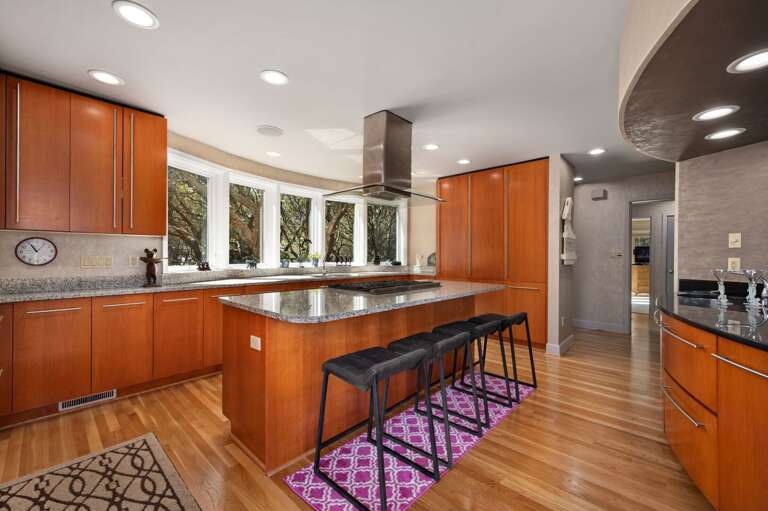 CC56: Anchor Away | ML Kitchen - Island Seating for 4