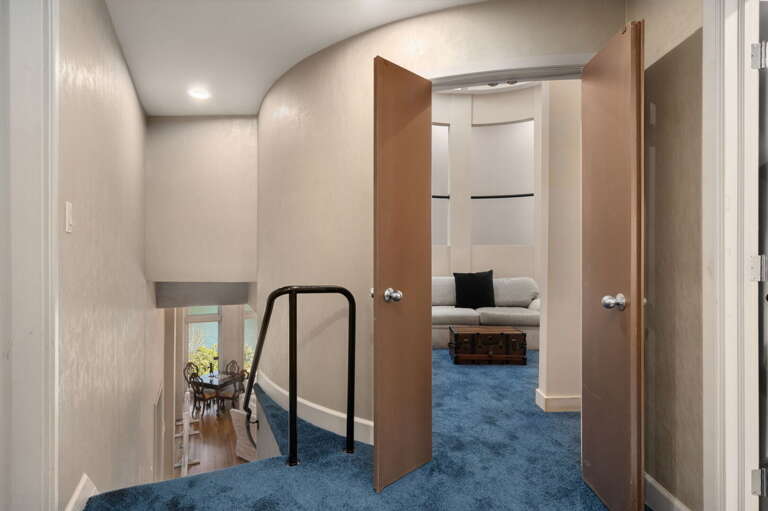 CC56: Anchor Away | TL Sitting Room