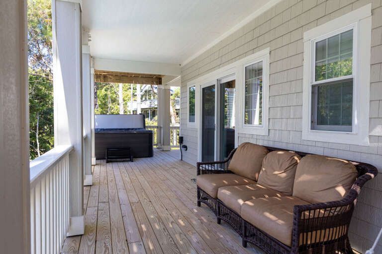 M850: Once Upon a Tide | ML Covered Deck - Hot Tub