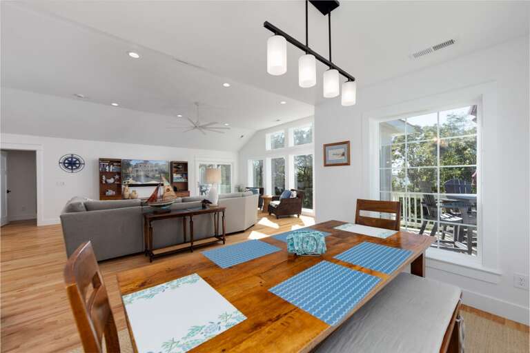 M850: Once Upon a Tide | TL Dining Area