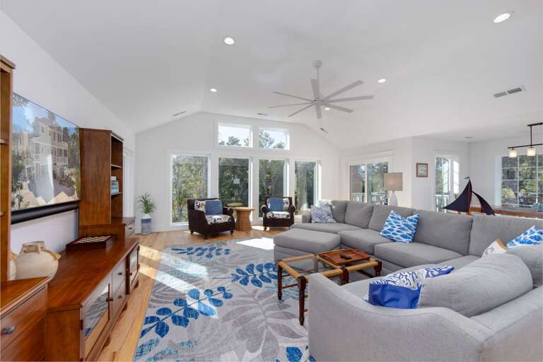 M850: Once Upon a Tide | TL Living Area - Deck Access