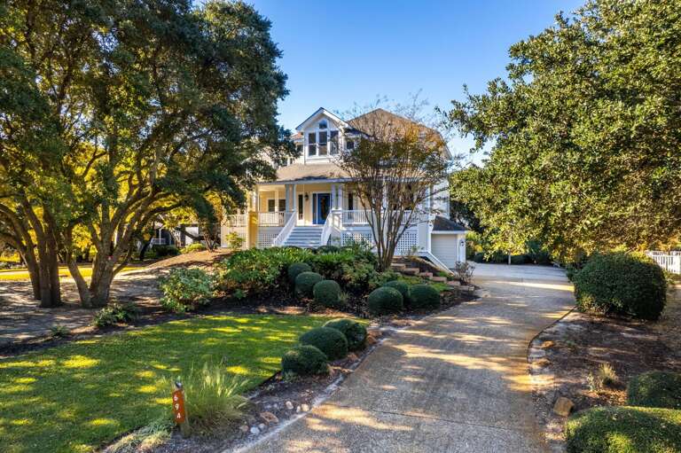 CC257: 16 Sunset | Front Exterior