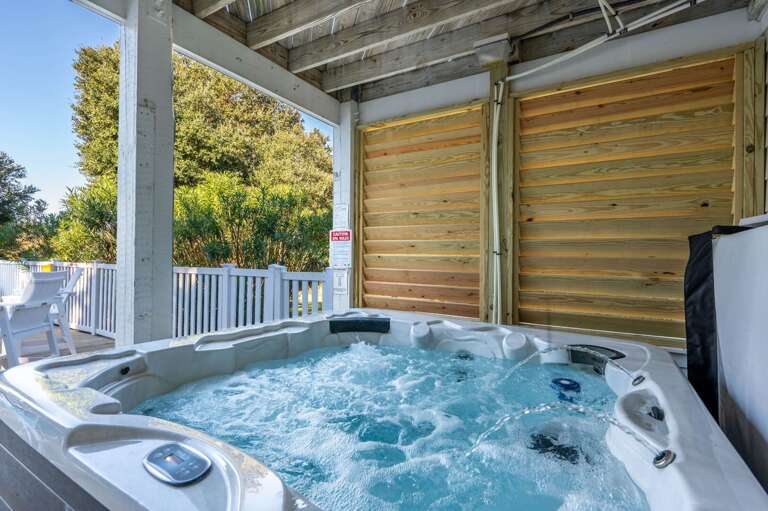 CC257: 16 Sunset | Hot Tub