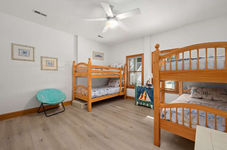 CC257: 16 Sunset | LL Bedroom 1- Two Bunk Beds