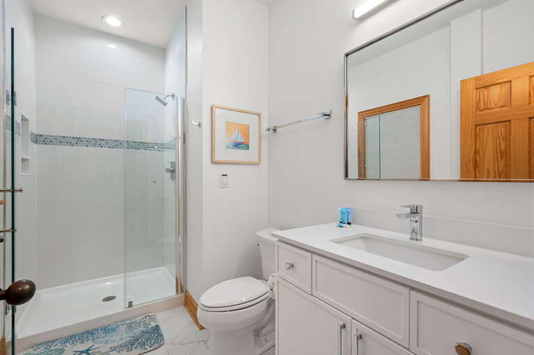 CC257: 16 Sunset | LL Full Bath