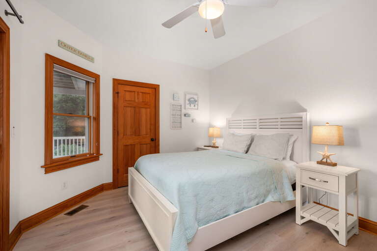 CC257: 16 Sunset | ML Bedroom 3- Queen, Private Bath, Deck Access