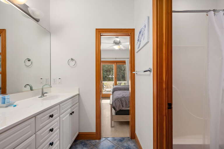 CC257: 16 Sunset | ML Shared Bath