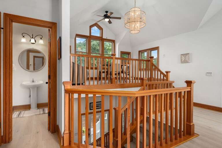 CC257: 16 Sunset | TL Half Bath