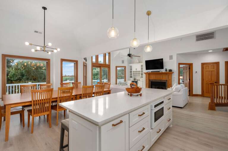 CC257: 16 Sunset | TL Kitchen Area