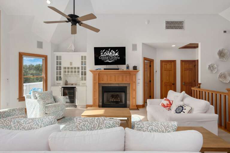 CC257: 16 Sunset | TL Living Area (Fireplace available during off-season only)