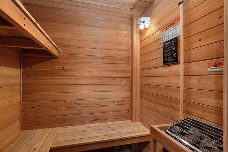 DE08: Shore Beats Work | LL Rec Room - Sauna