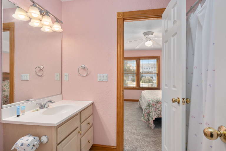 DE08: Shore Beats Work | LL Shared Bath