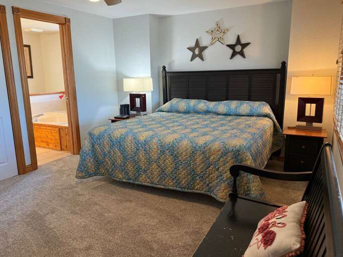 DE08: Shore Beats Work | ML Bedroom 5 - King, Private Bath