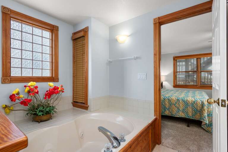 DE08: Shore Beats Work | ML Bedroom 5 - Private Bath