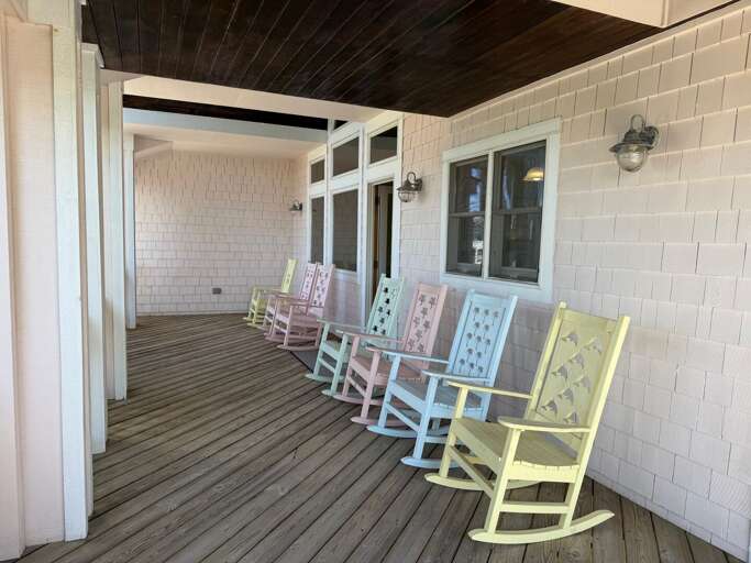 DE08: Shore Beats Work | ML Front Covered Deck