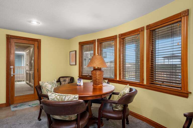 DE08: Shore Beats Work | ML Media Room - Deck Access