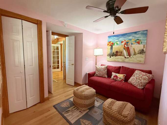 DE08: Shore Beats Work | ML Sitting Room - Sleep Sofa (Queen)