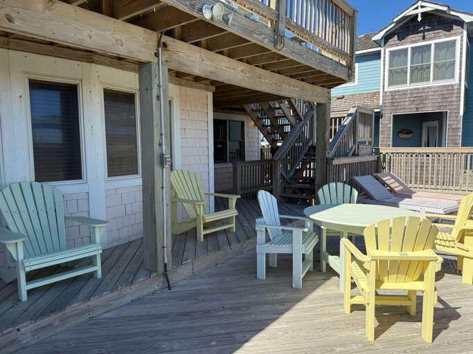 DE08: Shore Beats Work | ML Sun Deck