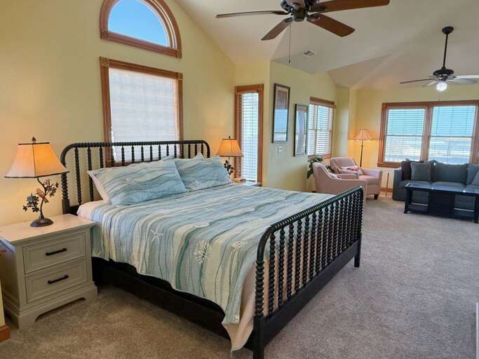 DE08: Shore Beats Work | TL Bedroom 8 - King, Sleep Sofa (Queen), Private Bath, Deck Access