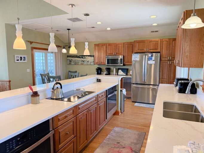 DE08: Shore Beats Work | TL Kitchen Area - Island Seating for 7, Deck Access