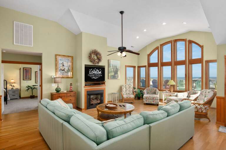 DE08: Shore Beats Work | TL Living Area, Deck Access