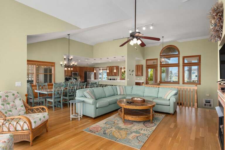 DE08: Shore Beats Work | TL Living Area, Deck Access