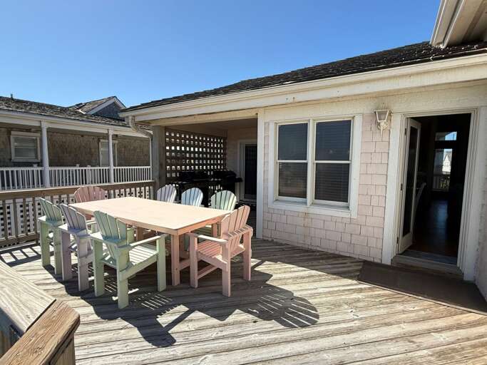 DE08: Shore Beats Work | TL Sun Deck