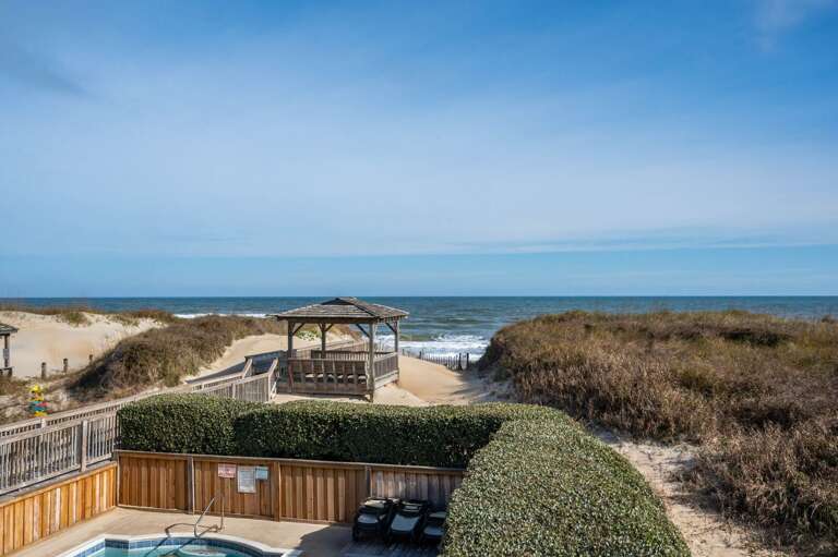 DE08: Shore Beats Work | TL Sun Deck