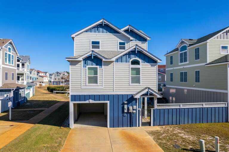 CB44: Rhapsody in Blue | Front Exterior