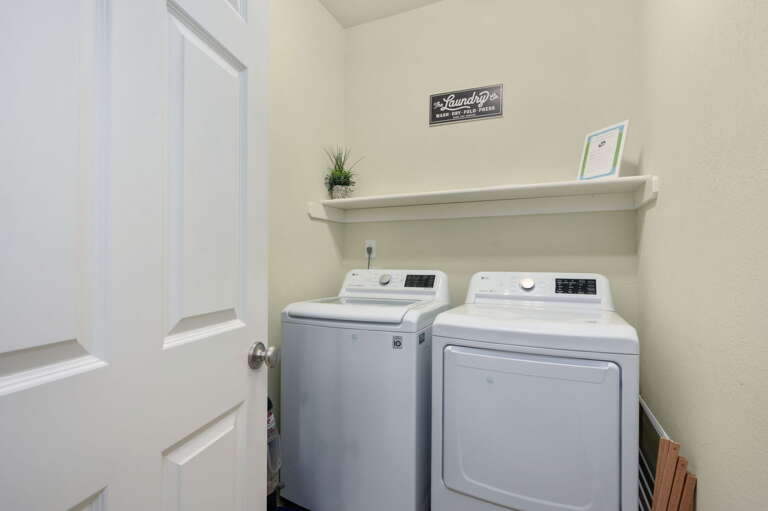 CB44: Rhapsody in Blue | ML Laundry Area