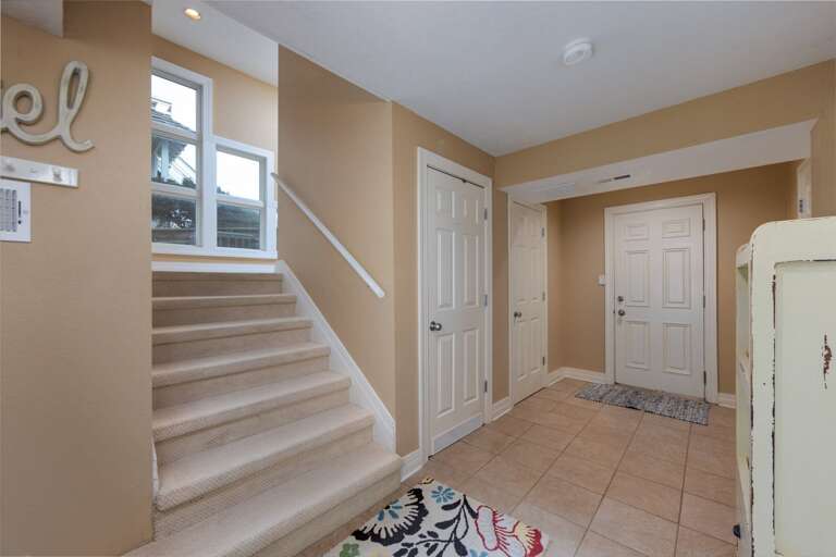 SS18: Sunnyside Up | LL Foyer