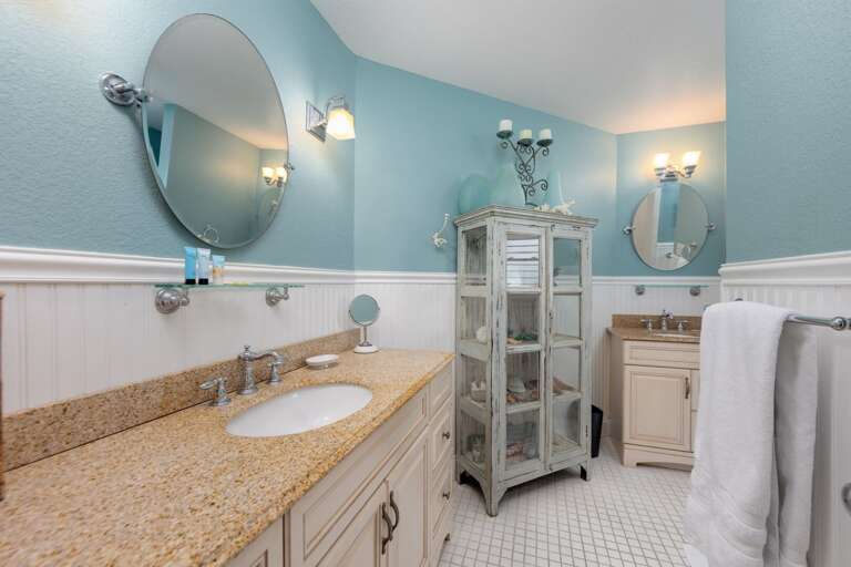 SS18: Sunnyside Up | ML Bedroom 3 - Private Bath