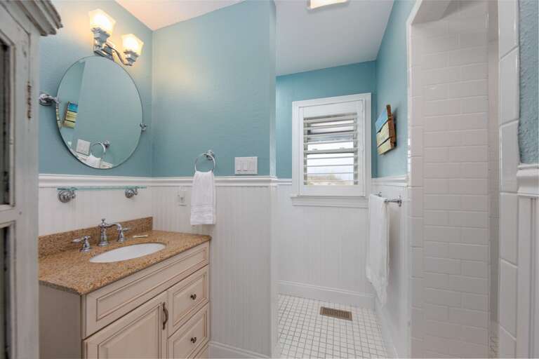 SS18: Sunnyside Up | ML Bedroom 3 - Private Bath