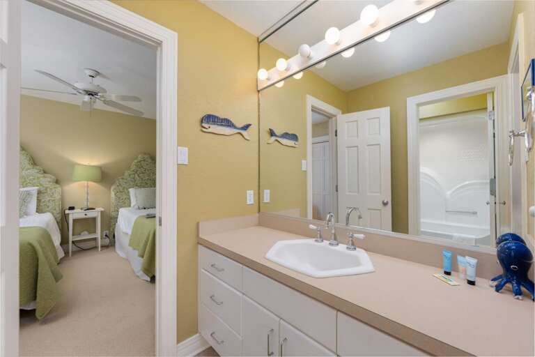 SS18: Sunnyside Up | ML Shared Bath