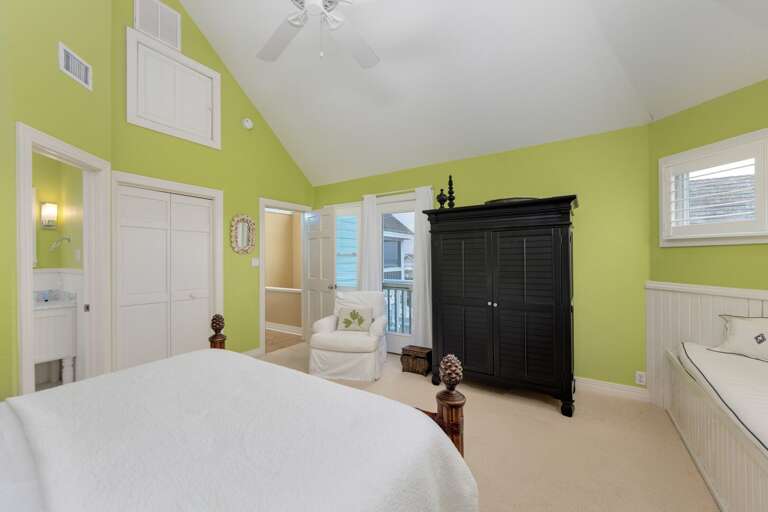 SS18: Sunnyside Up | TL Bedroom 5 - Queen, Private Bath, Balcony