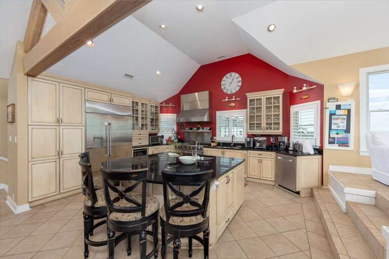 SS18: Sunnyside Up | TL Kitchen Area - Island Seating for 3