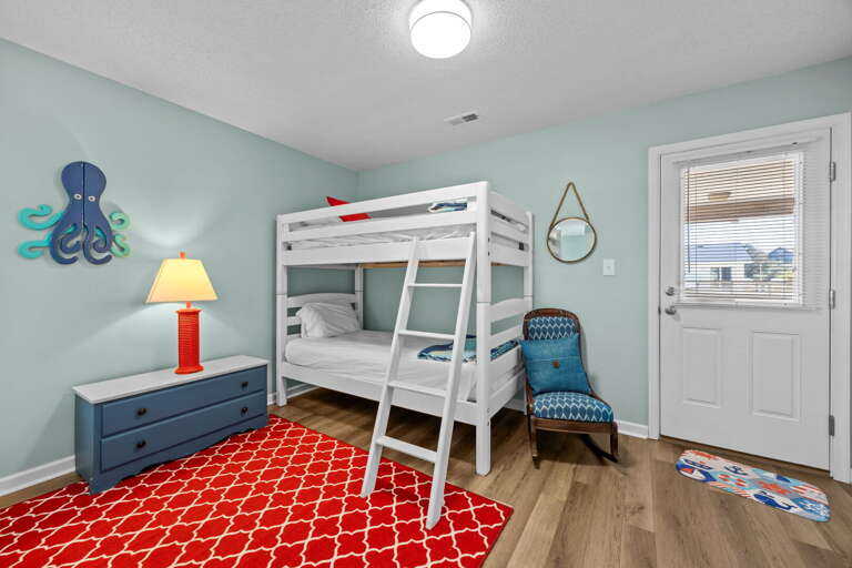 NH516: Finn Tales | ML Bedroom 1 - Queen, Deck Access