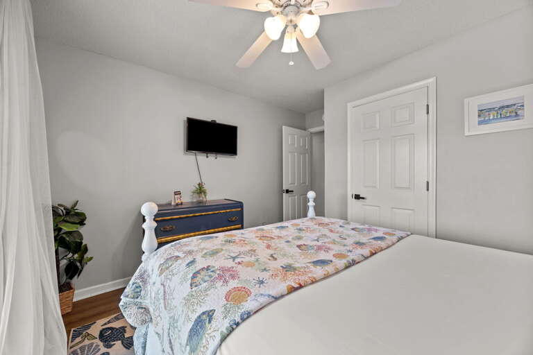 NH516: Finn Tales | ML Bedroom 3 - Queen, Deck Access