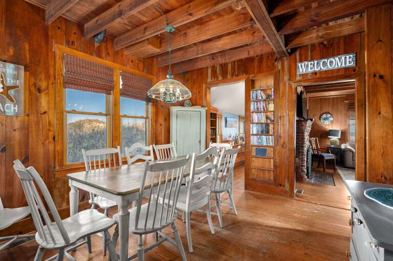 NH330: It's Beach Time | ML Dining Area - Seating for 8