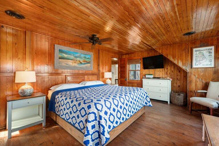 NH330: It's Beach Time | TL Bedroom 3 - King, Private Bath (Shower Only)