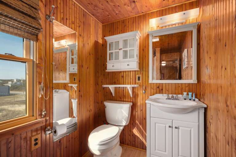 NH330: It's Beach Time | TL Bedroom 4 - Private Bath (Shower Only)