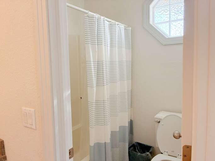 CCHK71: Seas the Day | LL Bedroom 2 - Private Bath