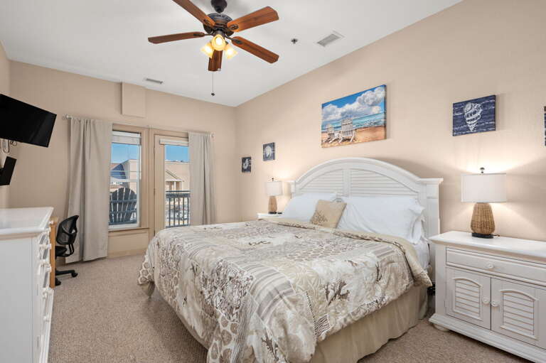 SPC202N: Ohana | Bedroom 1 - King, Private Bath, Deck Access