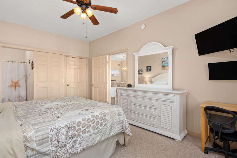 SPC202N: Ohana | Bedroom 1 - King, Private Bath, Deck Access