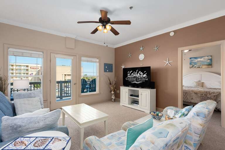 SPC202N: Ohana | Living Area - Deck Access