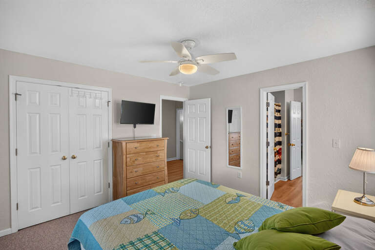 Queen Bedroom
