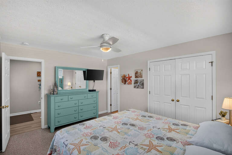 King Bedroom with en suite