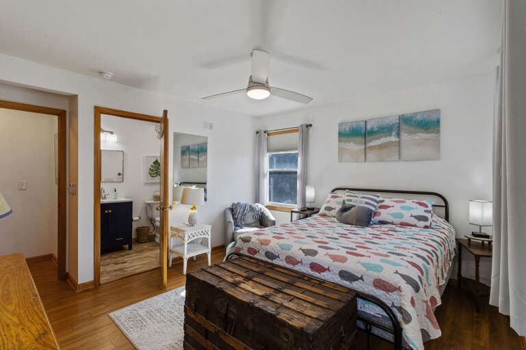 Queen Bedroom Queen Bedroom