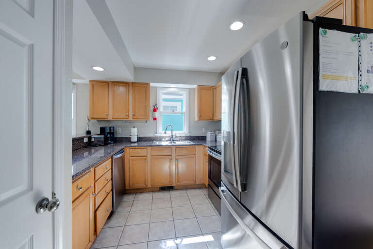 Bright kitchen with everything you need